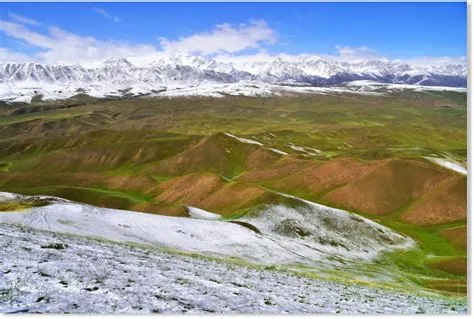  Qilian Dağları: Çarpıcı Manzaralar ve Doğa Harikası!